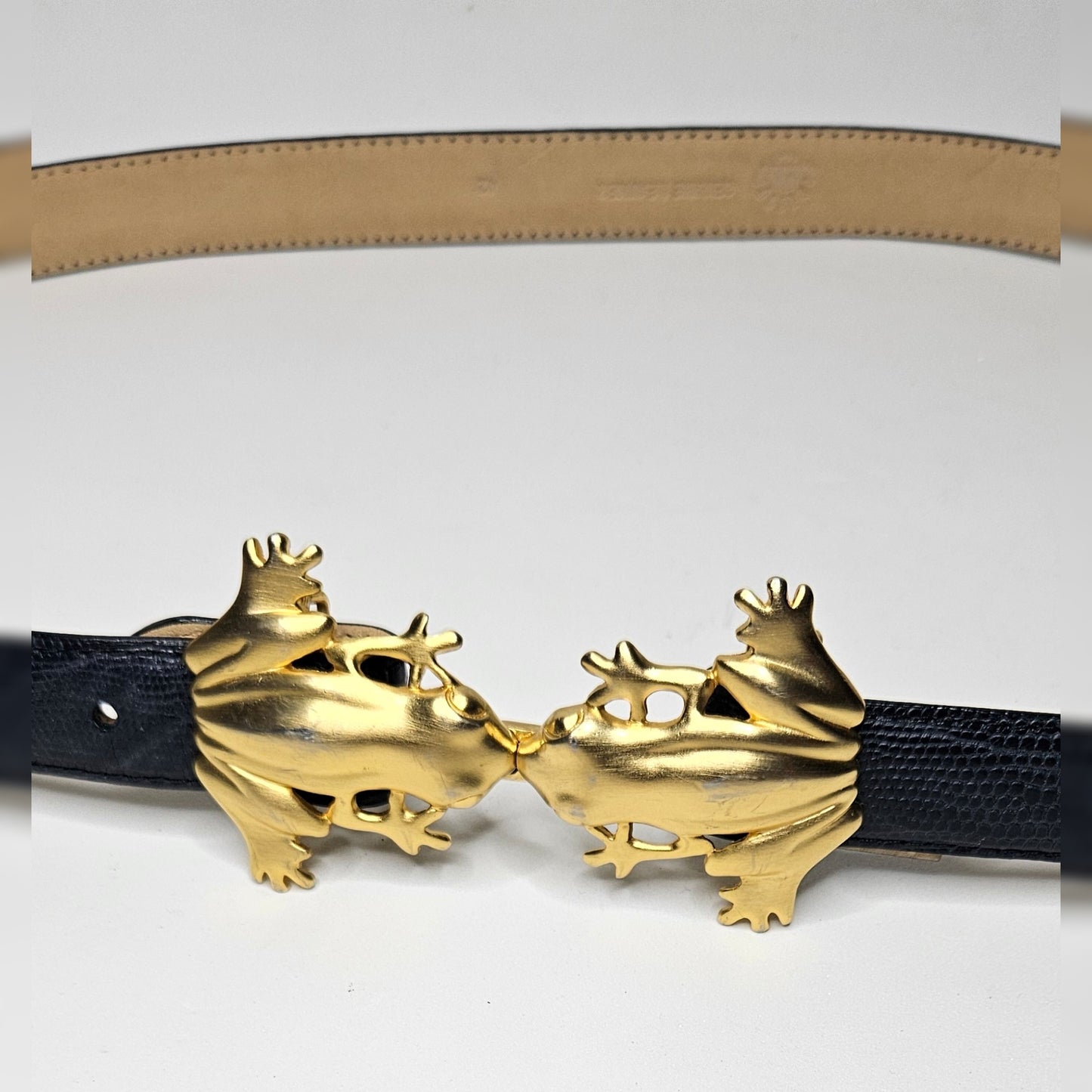Kissing Frog Buckle Belt